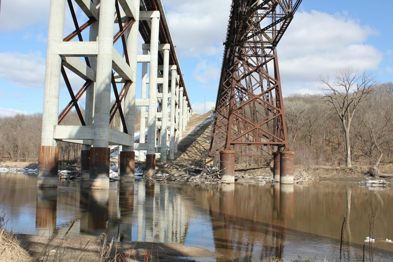 Looking east from west bank, new bridge on left